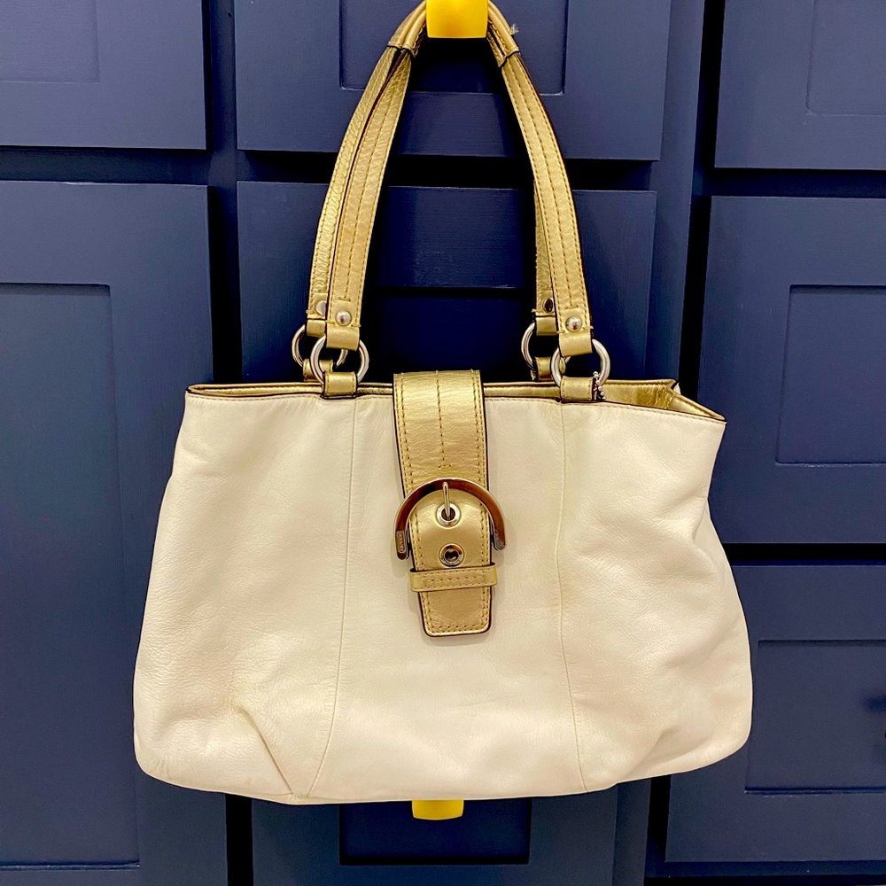 Coach Soho White Gold & Silver Leather with Purple Satin Shoulder Bag Purse.
